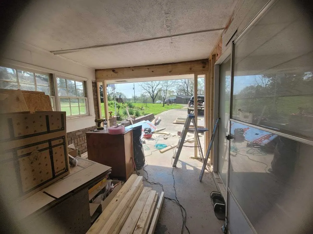 Air movers and dehumidifier for Drying & Dehumidification in Machesney Park